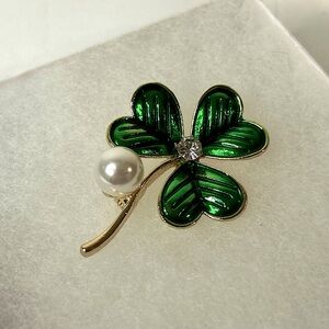 Irish Shamrock 3 Leaf Clover St Patrick's Day Lucky Green Rhinestone Brooch Pin